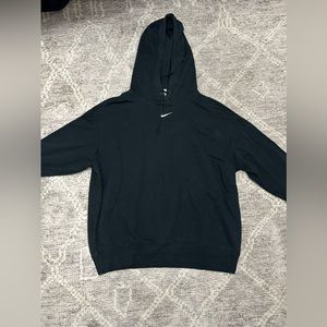BLACK NIKE HOODIE